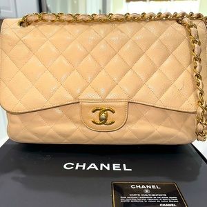 Chanel classic jumbo beige with gold hardware